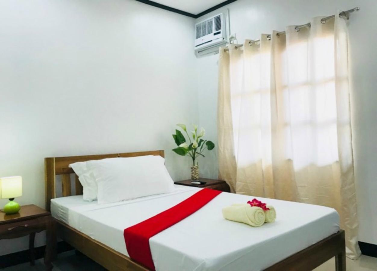 Teresita Pension Puerto Princesa Buitenkant foto